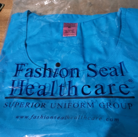 Scrub Top - Picture 1 of 3